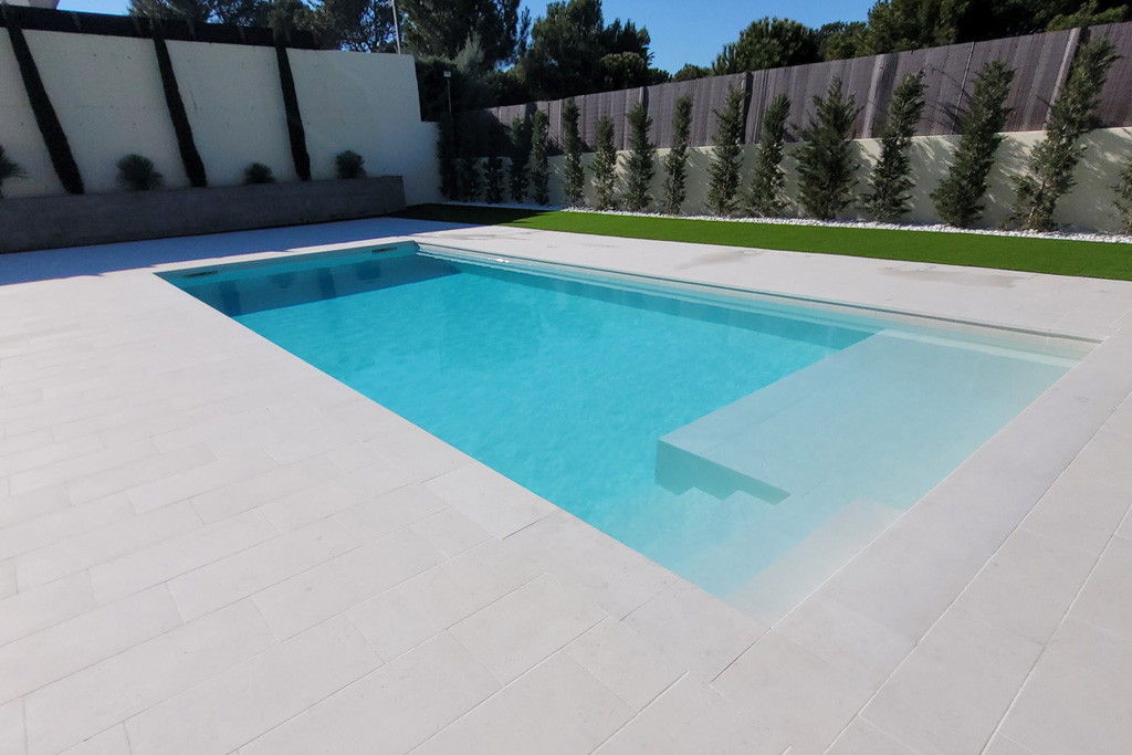 Piscines_margelles_terrasse_gres_cerame_rosa_gres